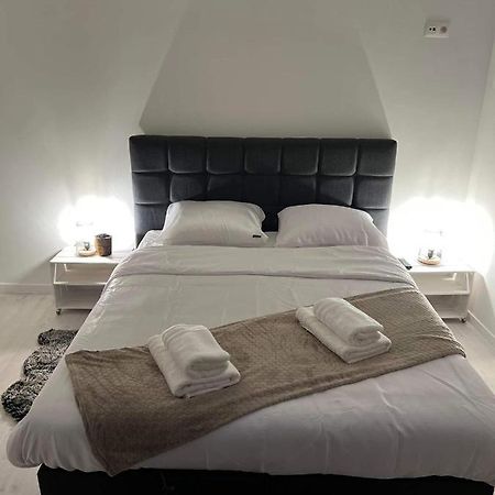 Prachtige Kamer In Centrum Brugge Met Badkamer ! Luaran gambar